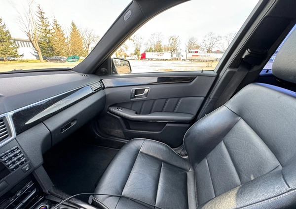 Mercedes-Benz Klasa E cena 30000 przebieg: 275000, rok produkcji 2011 z Rakoniewice małe 121
